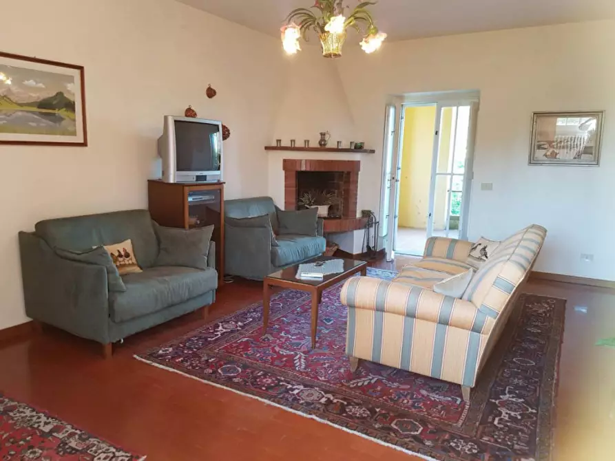 Immagine 4 di Villa in vendita  in PIAN DEI GIULLARI a Firenze
