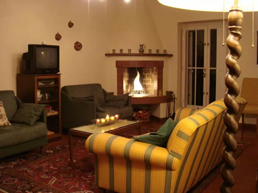 Immagine 5 di Villa in vendita  in PIAN DEI GIULLARI a Firenze