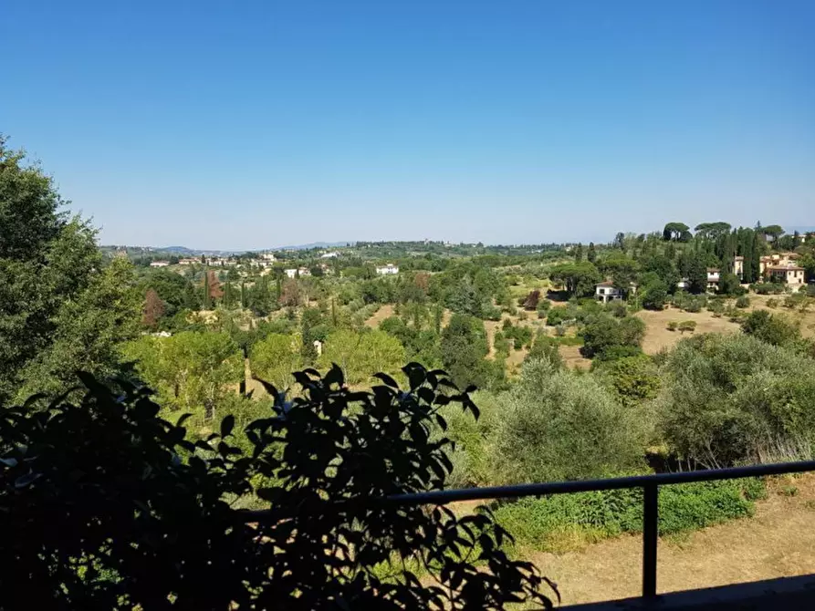 Immagine 14 di Villa in vendita  in PIAN DEI GIULLARI a Firenze