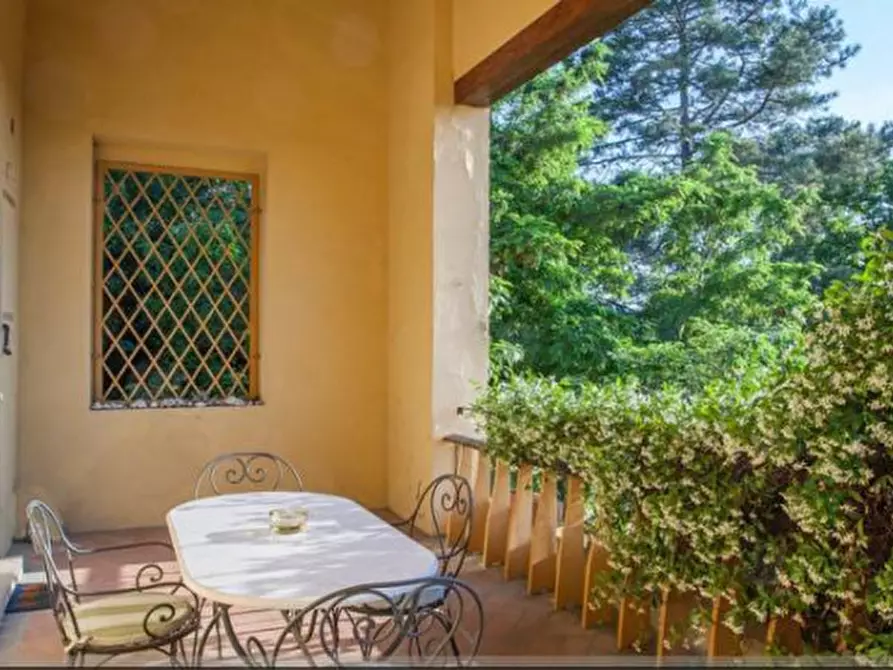 Immagine 28 di Villa in vendita  in PIAN DEI GIULLARI a Firenze