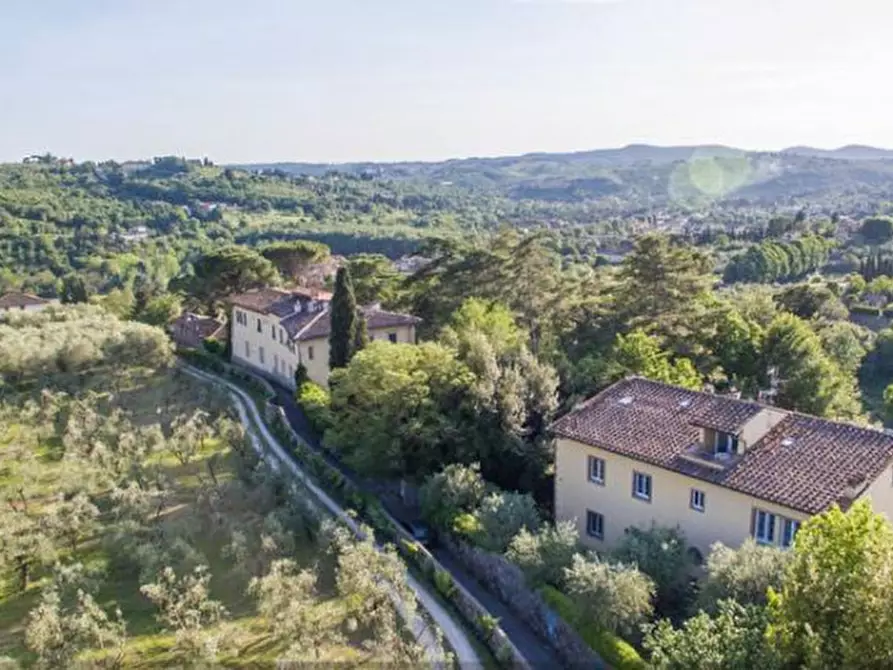Immagine 32 di Villa in vendita  in PIAN DEI GIULLARI a Firenze