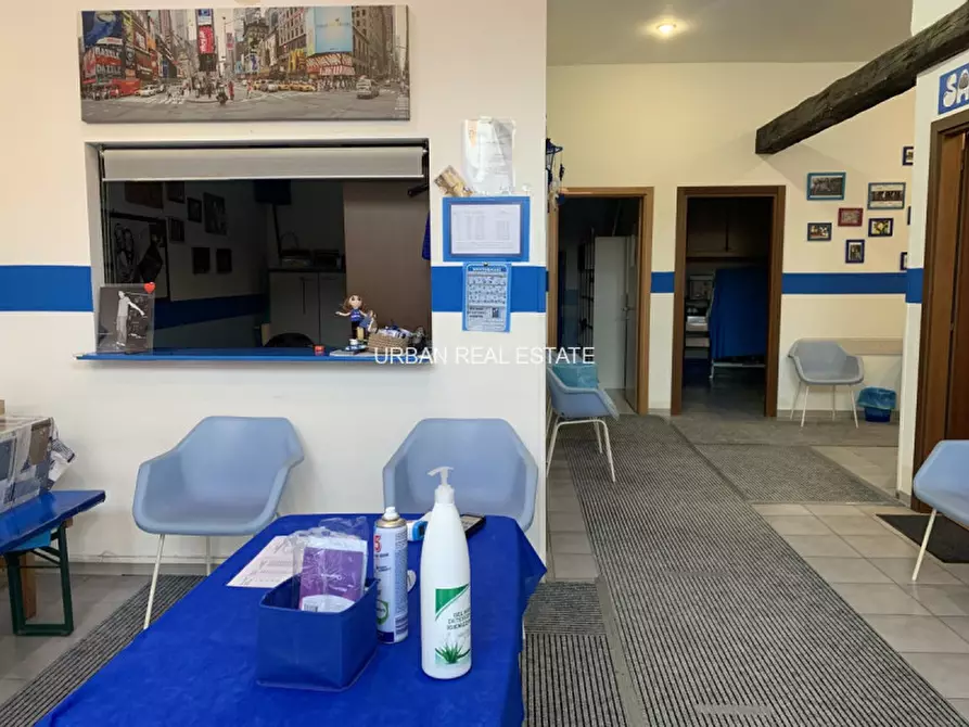 Immagine 3 di Magazzino in vendita  in Via del Destriero 6 a Trieste