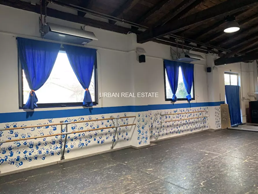 Immagine 7 di Magazzino in vendita  in Via del Destriero 6 a Trieste