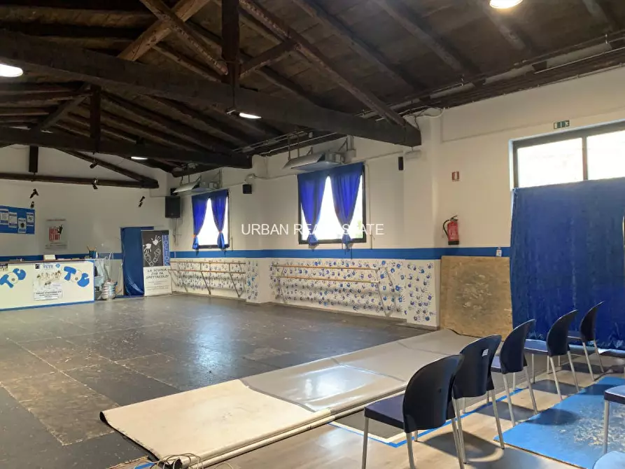 Immagine 13 di Magazzino in vendita  in Via del Destriero 6 a Trieste