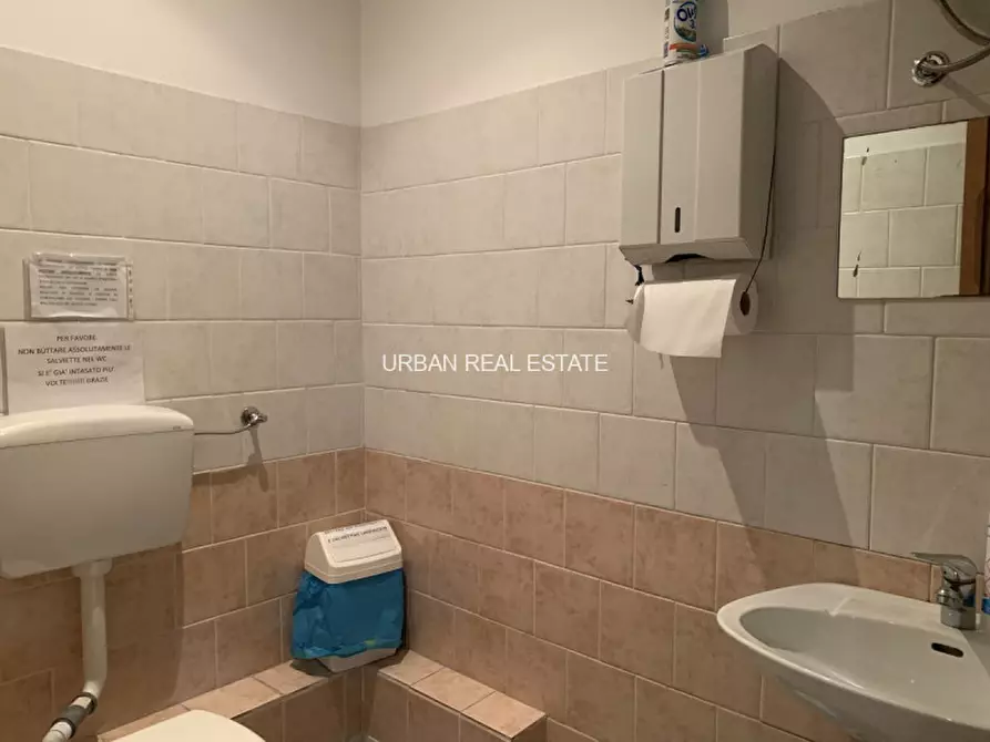 Immagine 14 di Magazzino in vendita  in Via del Destriero 6 a Trieste