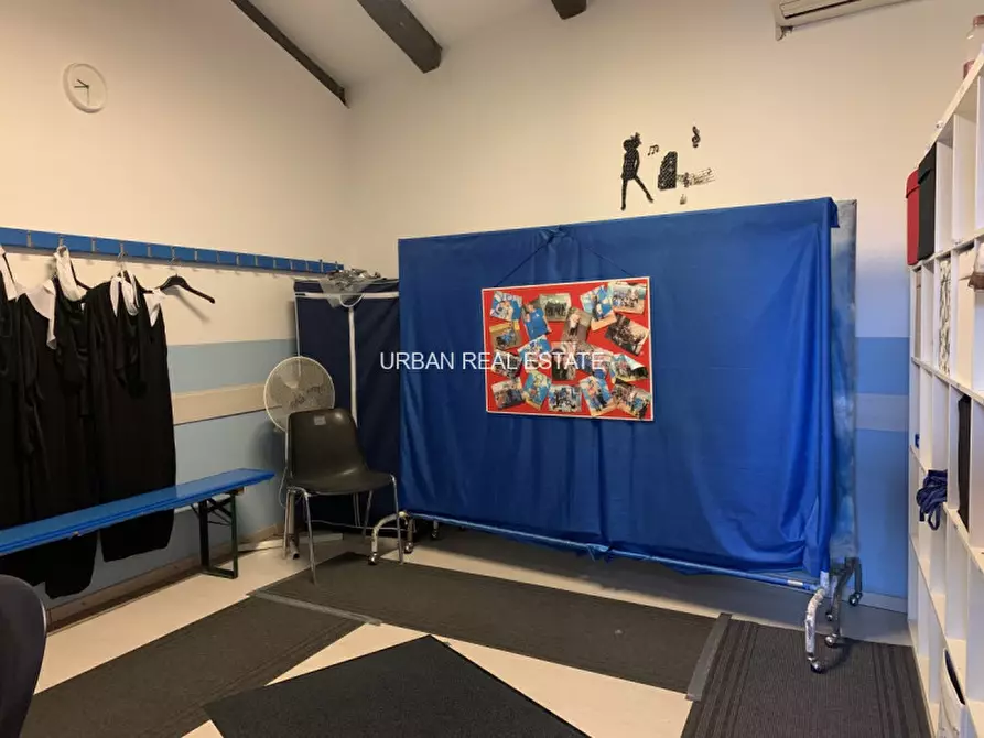 Immagine 19 di Magazzino in vendita  in Via del Destriero 6 a Trieste