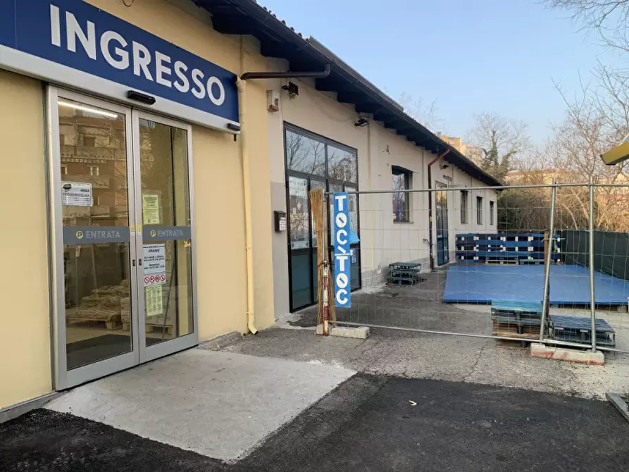 Immagine 21 di Magazzino in vendita  in Via del Destriero 6 a Trieste