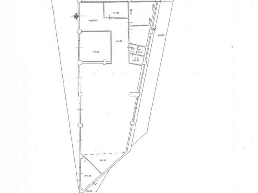 Immagine 30 di Magazzino in vendita  in Via del Destriero 6 a Trieste