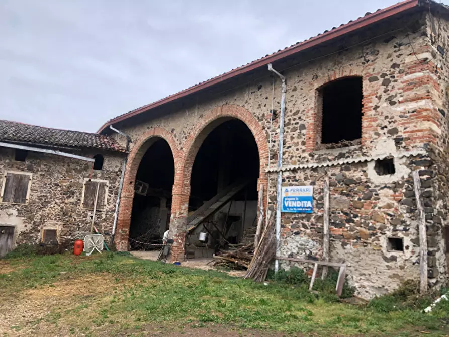 Immagine 1 di Rustico / casale in vendita  in Via Roccoberton a Cornedo Vicentino