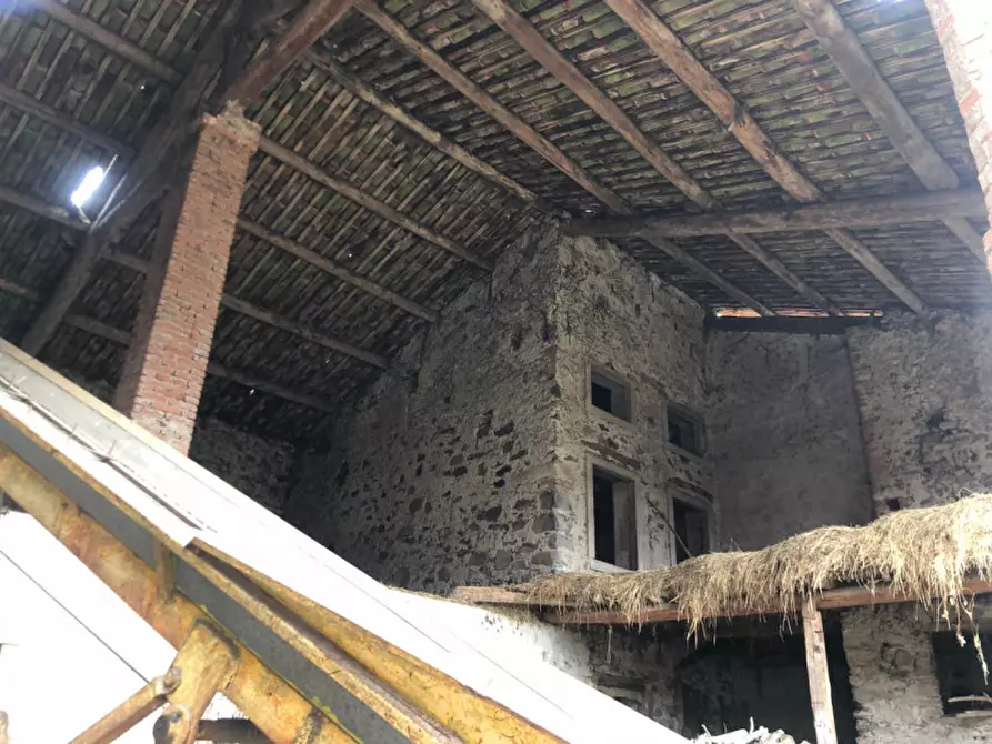 Immagine 5 di Rustico / casale in vendita  in Via Roccoberton a Cornedo Vicentino