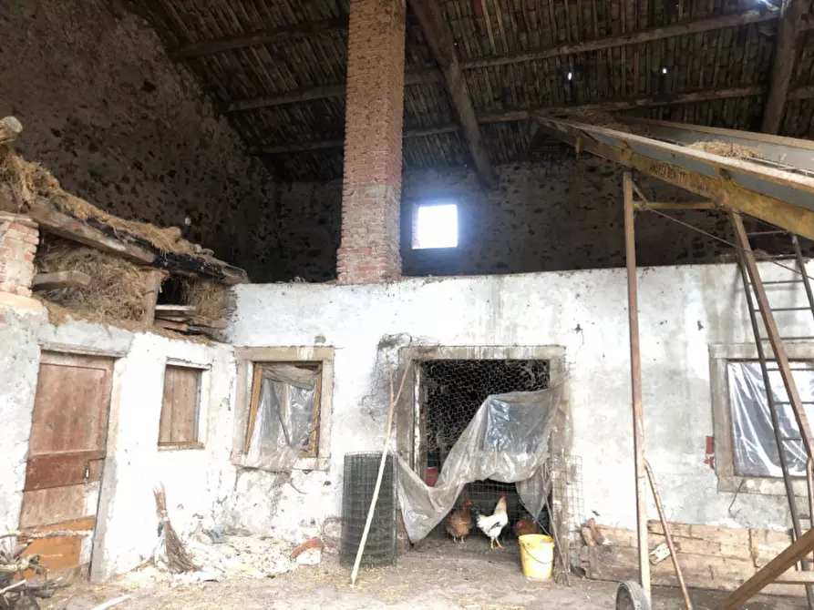 Immagine 6 di Rustico / casale in vendita  in Via Roccoberton a Cornedo Vicentino