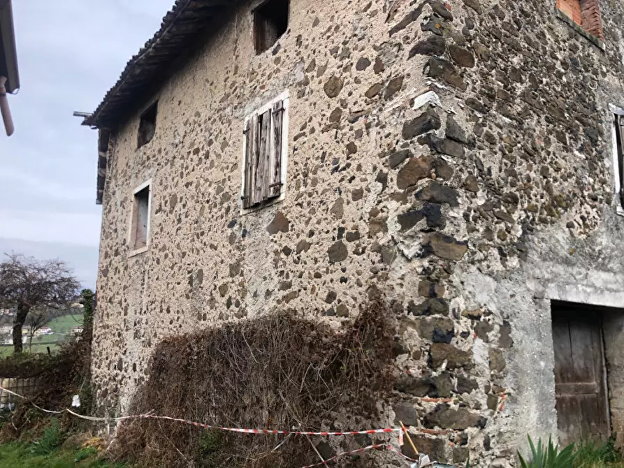 Immagine 7 di Rustico / casale in vendita  in Via Roccoberton a Cornedo Vicentino