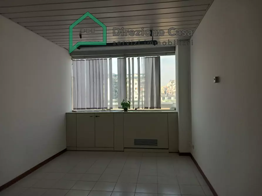 Immagine 11 di Ufficio in vendita  in CENTRO DIREZIONALE ISOLA A/7 a Napoli