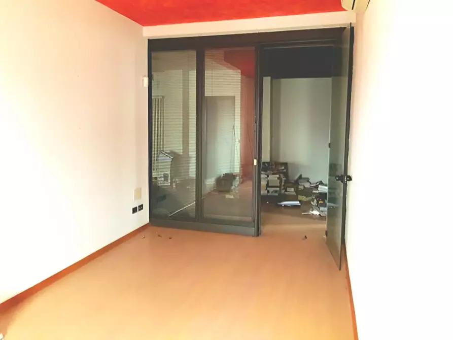 Immagine 3 di Ufficio in vendita  in Viale Dell industria a Padova