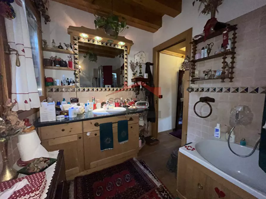 Immagine 28 di Villa in vendita  a Roana