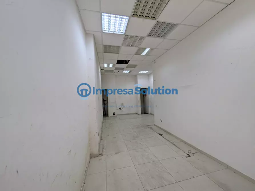 Immagine 5 di Negozio in vendita  in Via Ferrara a Napoli
