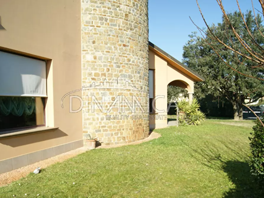 Immagine 8 di Villa in vendita  a San Miniato