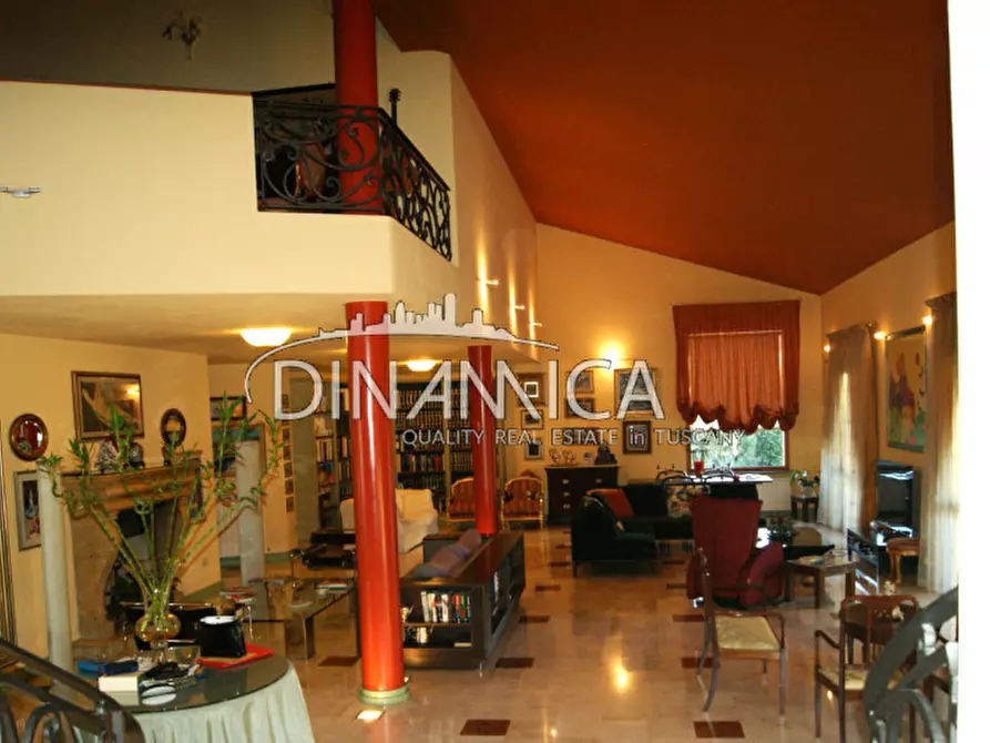 Immagine 11 di Villa in vendita  a San Miniato