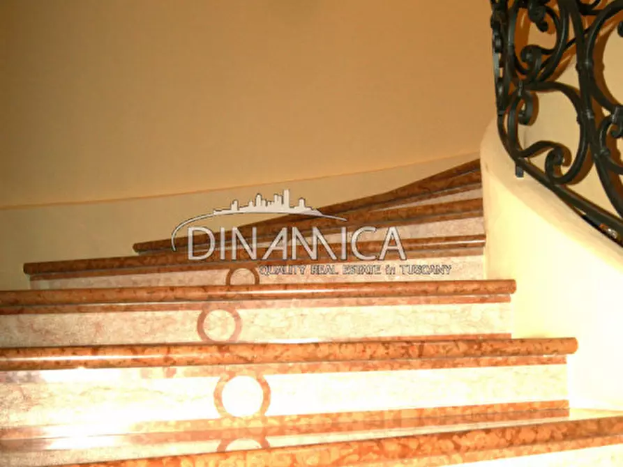 Immagine 27 di Villa in vendita  a San Miniato