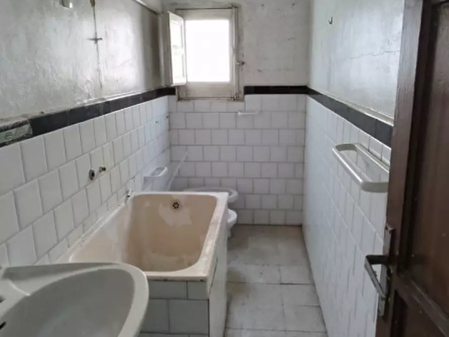 Immagine 12 di Casa indipendente in vendita  in via Amedeo n.80 a Palagonia