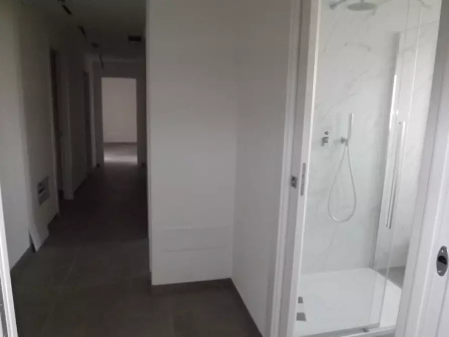 Immagine 23 di Attico in vendita  a Senigallia