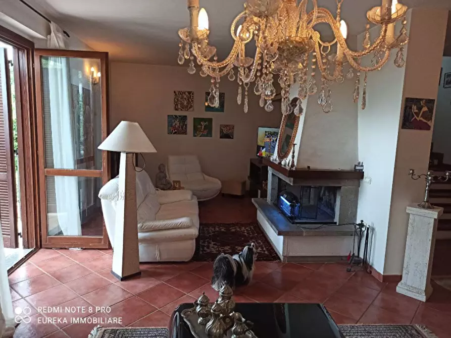 Immagine 2 di Villa in vendita  in Via Roma a Castiglione Del Lago