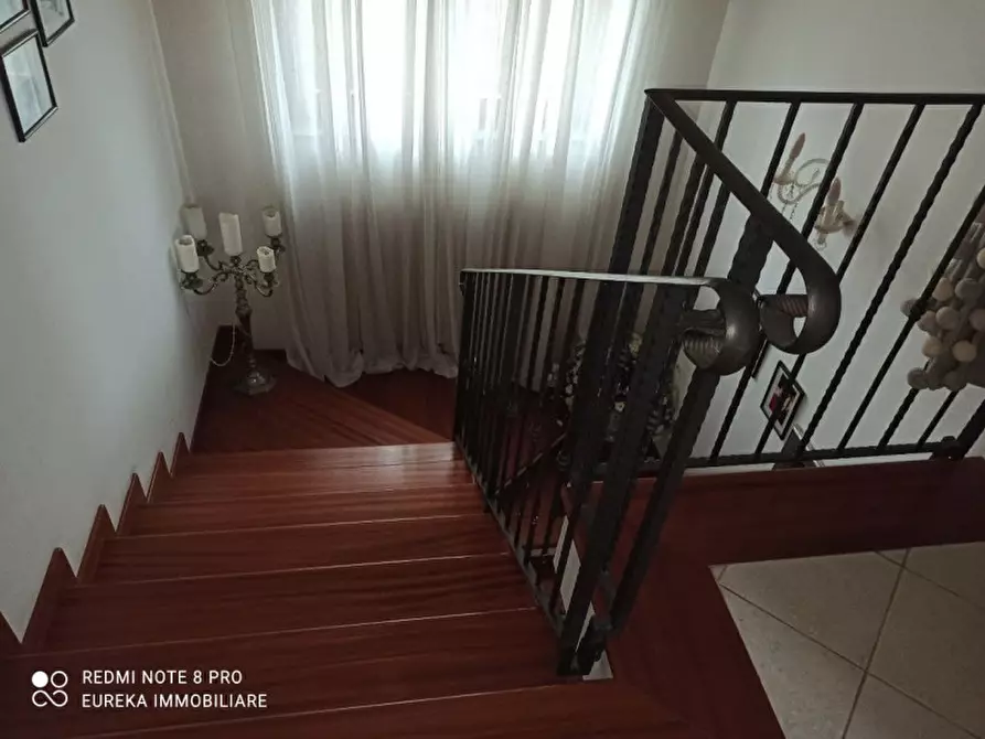 Immagine 8 di Villa in vendita  in Via Roma a Castiglione Del Lago