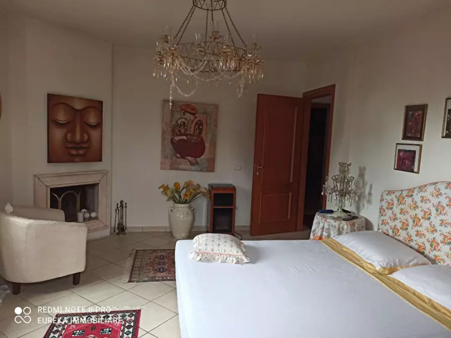 Immagine 9 di Villa in vendita  in Via Roma a Castiglione Del Lago