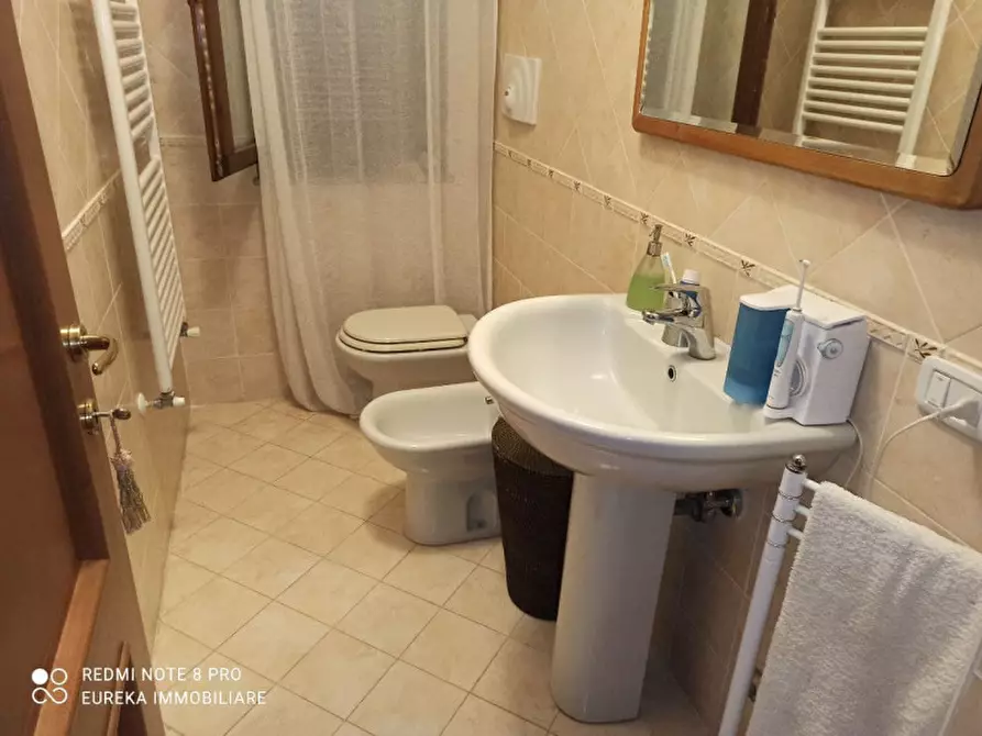 Immagine 13 di Villa in vendita  in Via Roma a Castiglione Del Lago