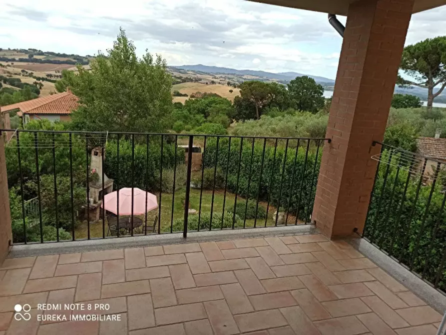 Immagine 18 di Villa in vendita  in Via Roma a Castiglione Del Lago