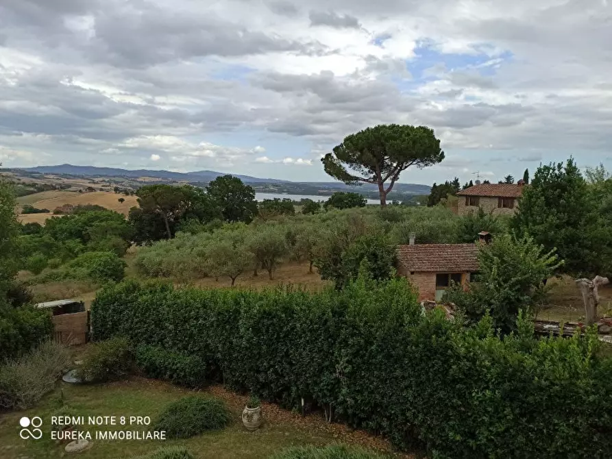 Immagine 19 di Villa in vendita  in Via Roma a Castiglione Del Lago