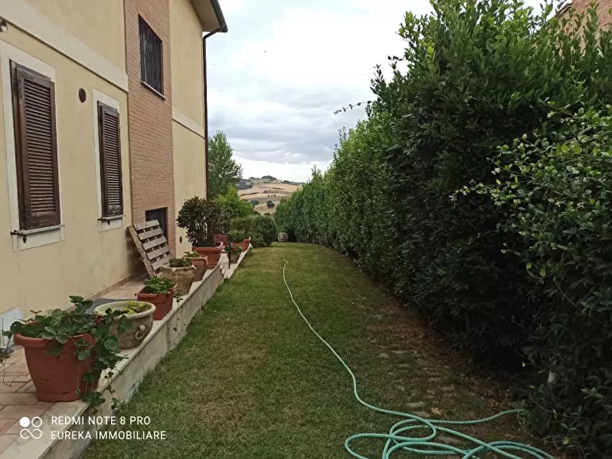 Immagine 23 di Villa in vendita  in Via Roma a Castiglione Del Lago