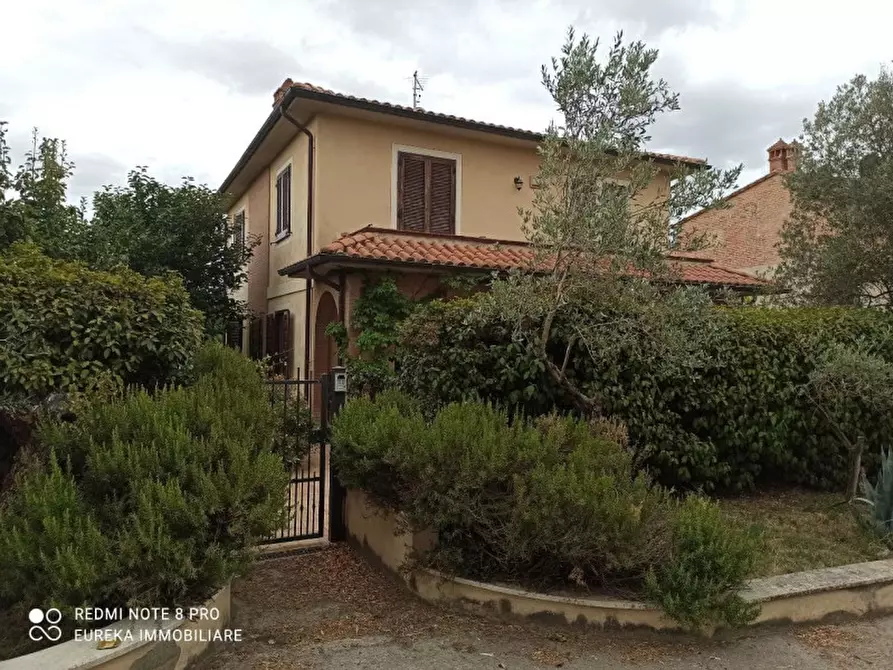 Immagine 24 di Villa in vendita  in Via Roma a Castiglione Del Lago
