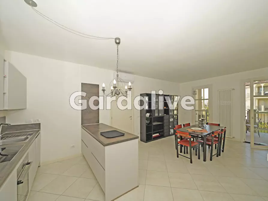 Immagine 2 di Appartamento in vendita  in Viale Ugo Foscolo, 134 a Toscolano-Maderno