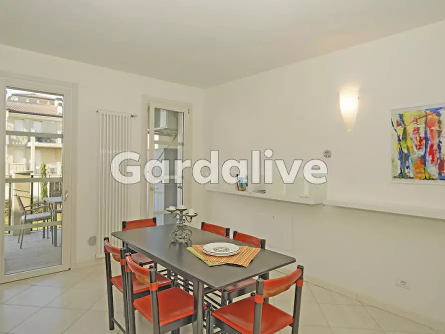 Immagine 4 di Appartamento in vendita  in Viale Ugo Foscolo, 134 a Toscolano-Maderno