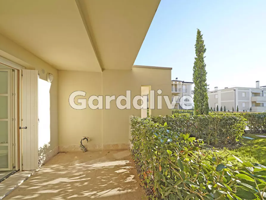 Immagine 2 di Appartamento in vendita  in Viale Ugo Foscolo, 134 a Toscolano-Maderno