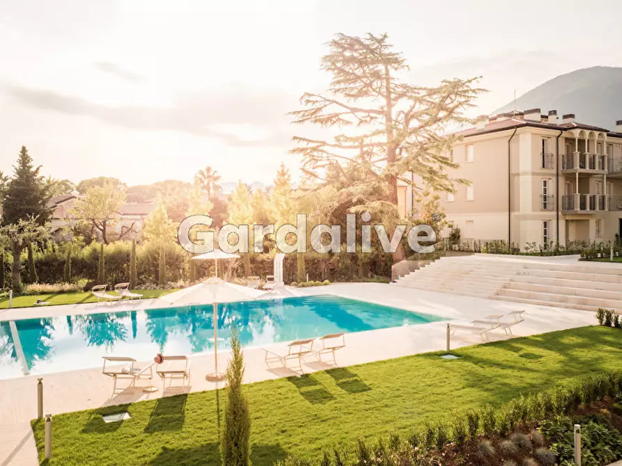 Immagine 3 di Appartamento in vendita  in Viale Ugo Foscolo, 134 a Toscolano-Maderno