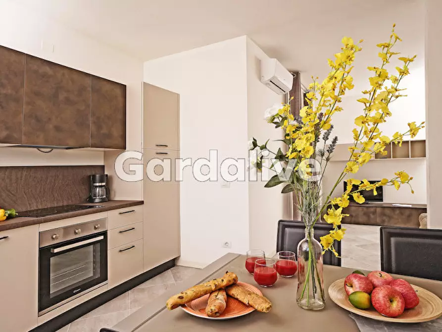 Immagine 6 di Appartamento in vendita  in Viale Ugo Foscolo, 134 a Toscolano-Maderno