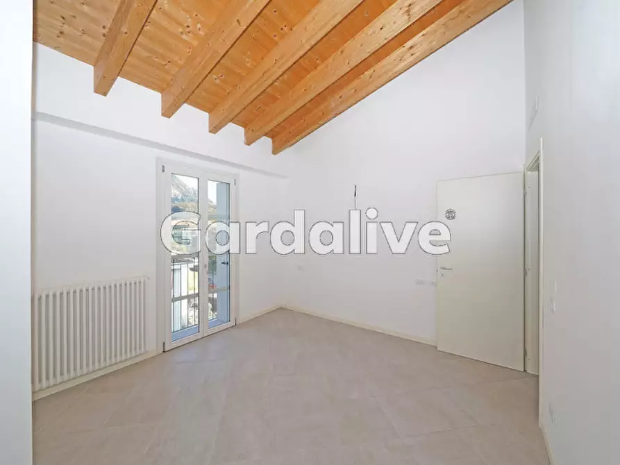 Immagine 7 di Appartamento in vendita  in Viale Ugo Foscolo, 134 a Toscolano-Maderno