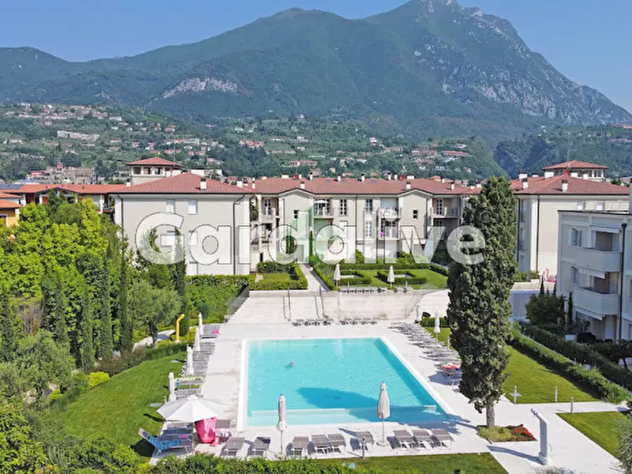 Immagine 3 di Appartamento in vendita  in Viale Ugo Foscolo, 134 a Toscolano-Maderno