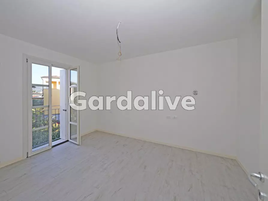 Immagine 6 di Appartamento in vendita  in Viale Ugo Foscolo, 134 a Toscolano-Maderno