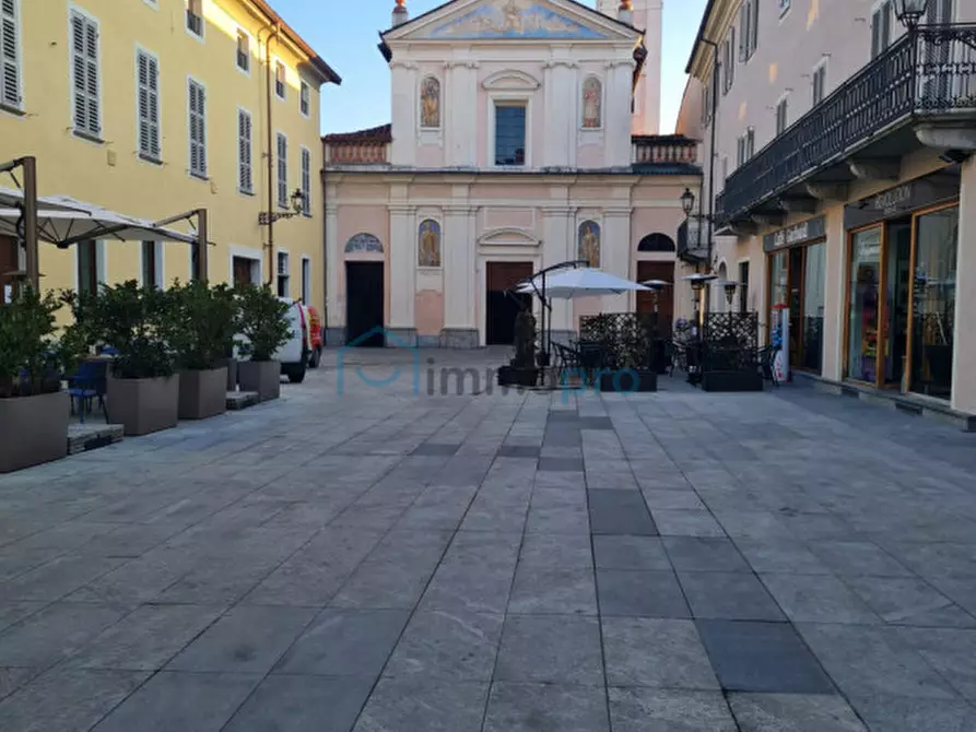 Immagine 2 di Negozio in vendita  in Piazza Garibaldi 8 a Rivarolo Canavese