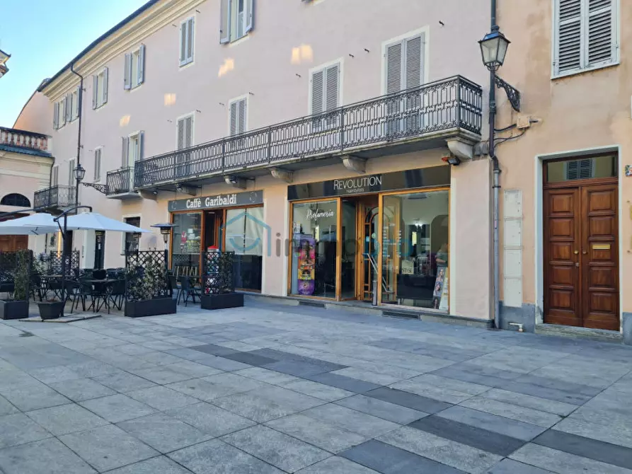 Immagine 4 di Negozio in vendita  in Piazza Garibaldi 8 a Rivarolo Canavese