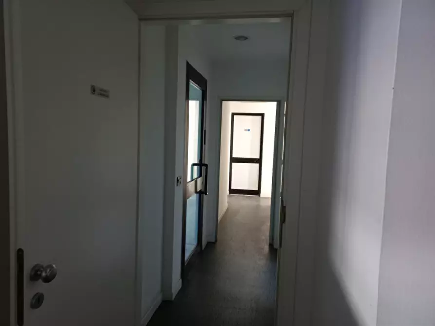 Immagine 8 di Laboratorio in vendita  in VIA MEUCCI a Arcugnano