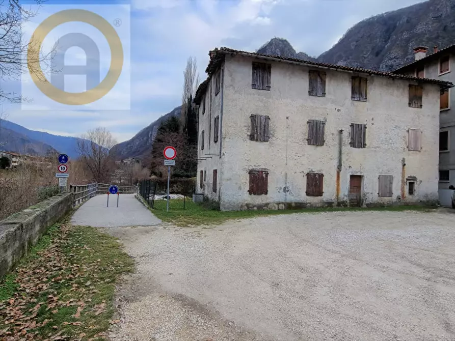 Immagine 6 di Rustico / casale in vendita  a Valbrenta