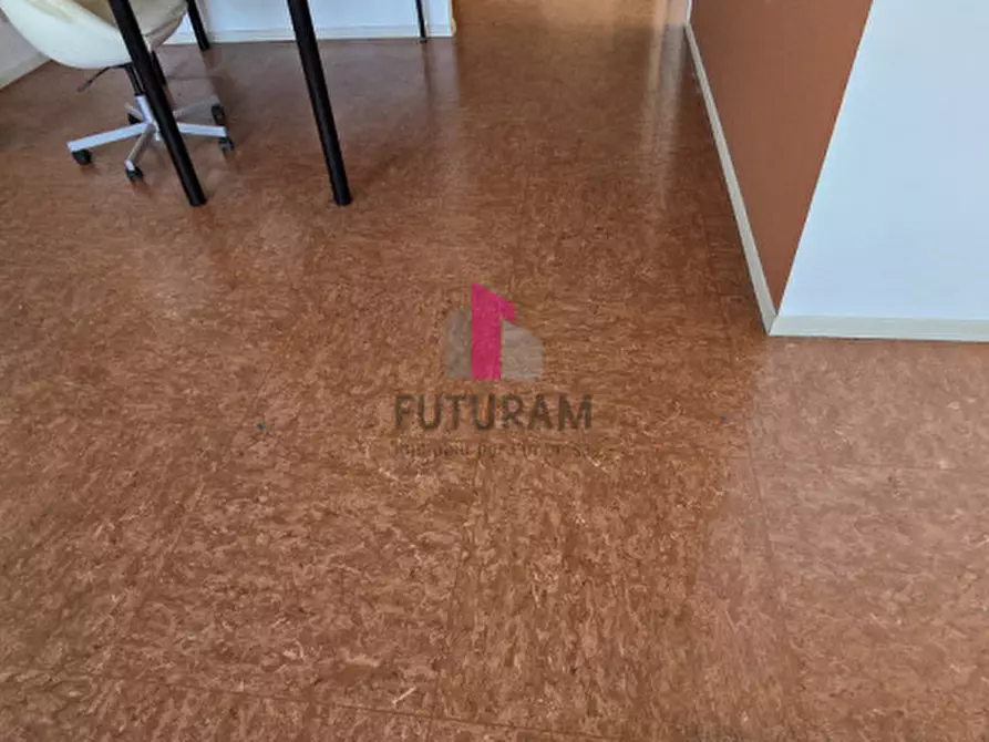 Immagine 3 di Ufficio in vendita  a Vicenza