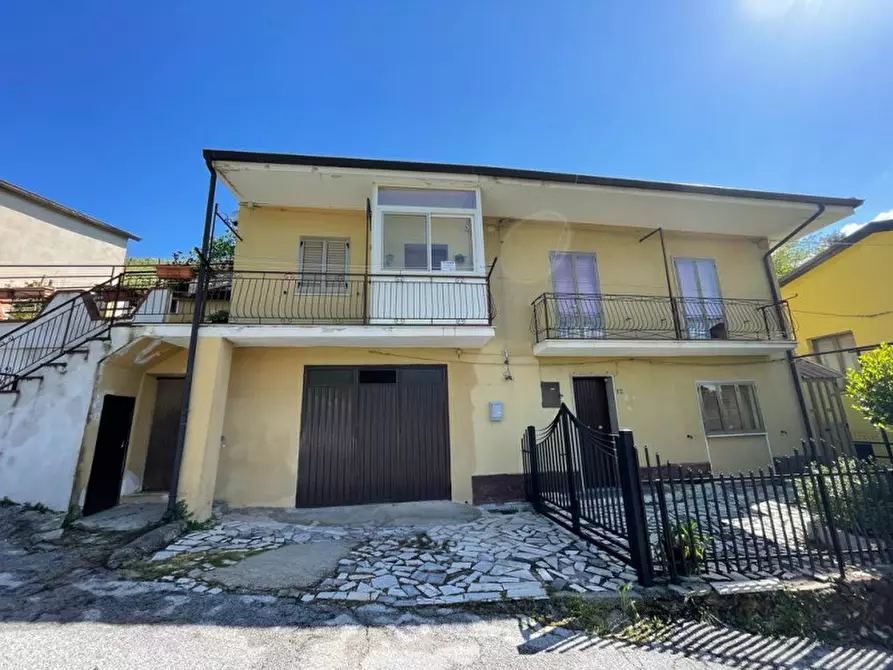 Immagine 1 di Casa indipendente in vendita  in VIA RAIA a Paternò