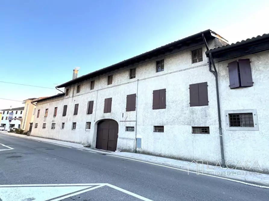 Immagine 1 di Rustico / casale in vendita  in via sant'elena a Valvasone Arzene