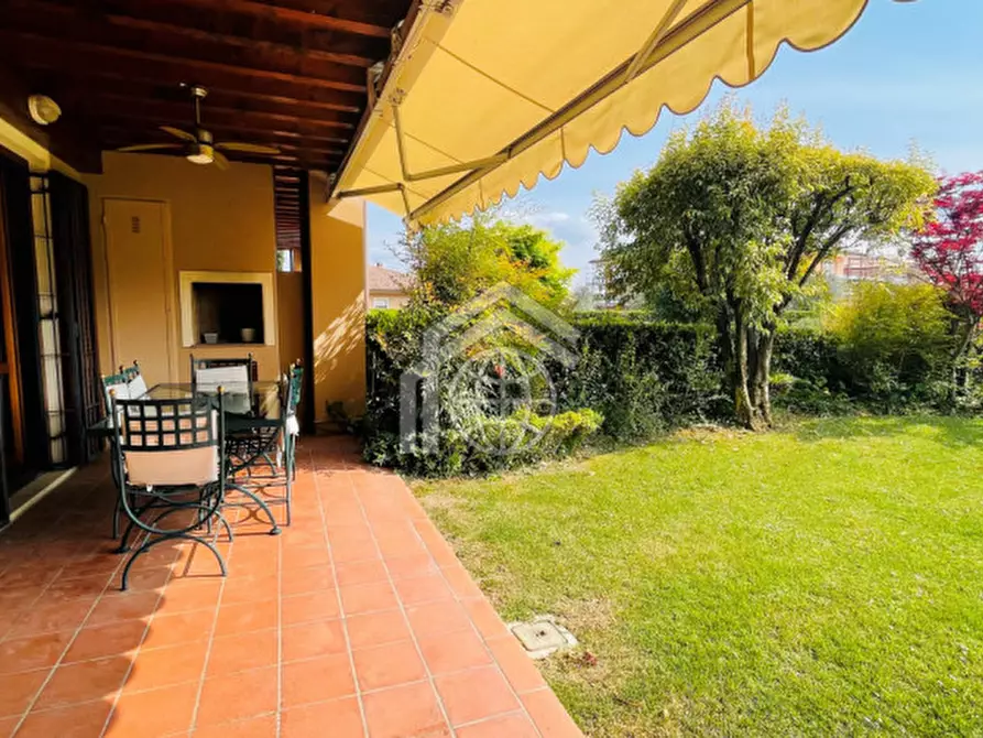 Immagine 5 di Appartamento in affitto  in Via Brenta a Padenghe Sul Garda