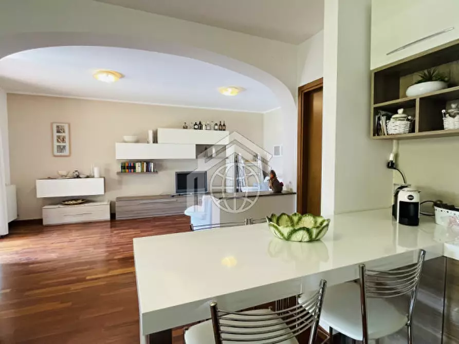 Immagine 12 di Appartamento in affitto  in Via Brenta a Padenghe Sul Garda